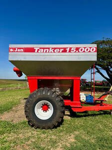 Bazuka / Carreta Graneleira Jan Tanker 15.000 Inox