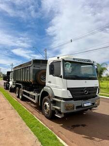 Caminhão Mercedes-Benz Axor 2831