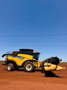Colheitadeira New Holland CR 7.80