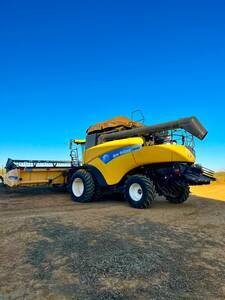 Colheitadeira New Holland CR 9060