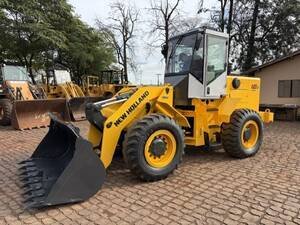 Pá Carregadeira New Holland 12C Turbo Ano 2011