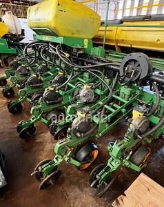 Plantadeira de verão John Deere CCS2113 ano 2010