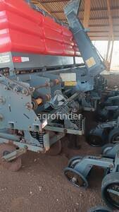 Plantadeira de Verão Massey Ferguson MF511 ano 2010