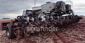 Plantadeira de Verão Massey Ferguson Momentum24F ano 2022