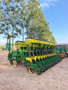 Plantadeira John Deere 1113 (à vácuo)