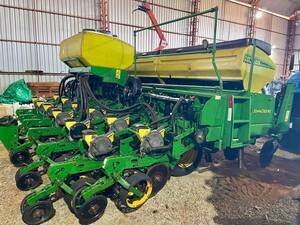 Plantadeira John Deere 2113 CCS