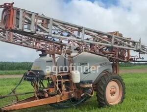 Pulverizador de Arrasto Jacto Advance3000 ano 2008