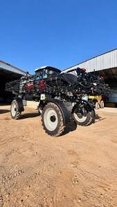 Pulverizador Massey Ferguson 8225