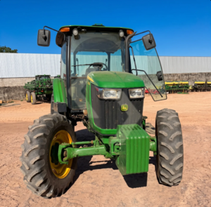 Trator John Deere 5090E Cabinado