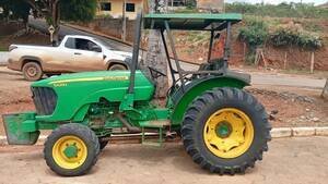Trator John Deere 5425N