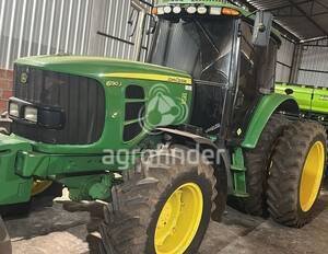 Trator John Deere 6130J Ano 2012