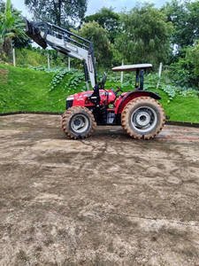 Trator Massey Ferguson 6711