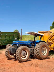 Trator New Holland 7630