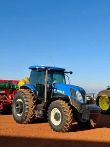 Trator New Holland T7.205