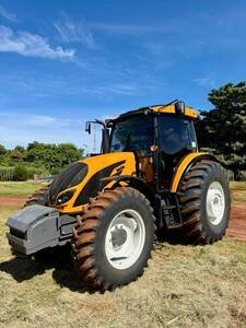 Trator Valtra A144