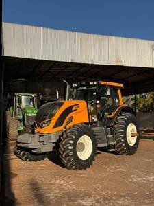 Trator Valtra BH 194 Hitech